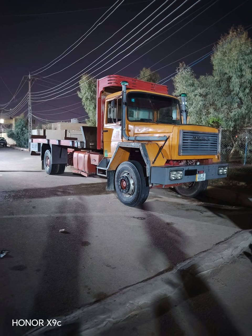 سياره لبيع مال جلس مكينه 8رقام نكليزي بسمي بغداد مداور ثاني يوم تخم تاير ماناقصه اي شي ***********
