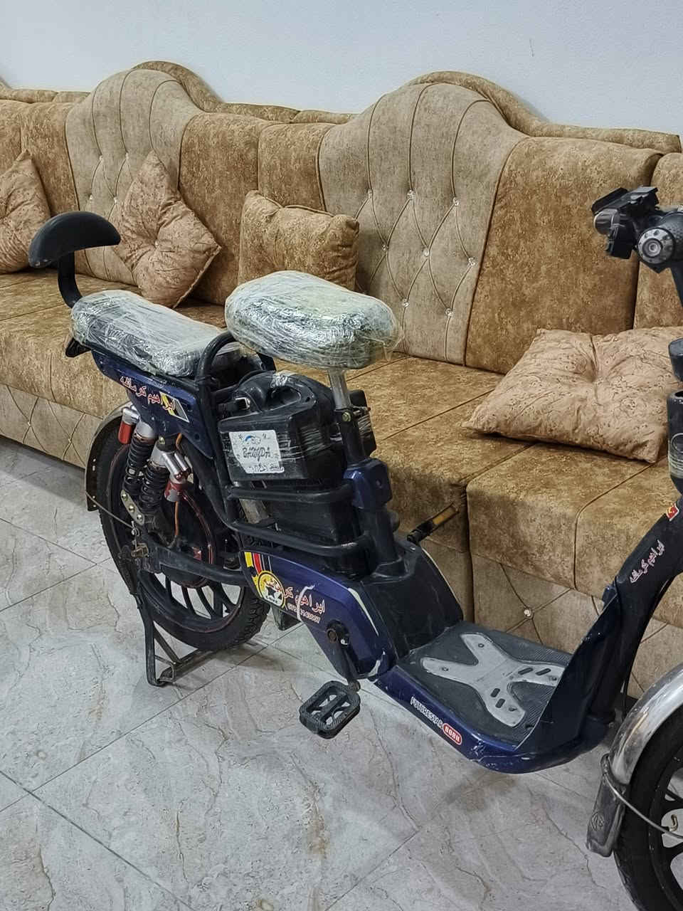 ***********

سلام عليكم بايسكل شحن للبيع موديل 2024 بطاريات نضاف كلة شغال كهربائيات شغالة هورن اشاير كلة شغال كفراتة كاملات سرعة (99) اربع نمرات السعر 180 وبي مجال المكان ديالى بعقوبة
