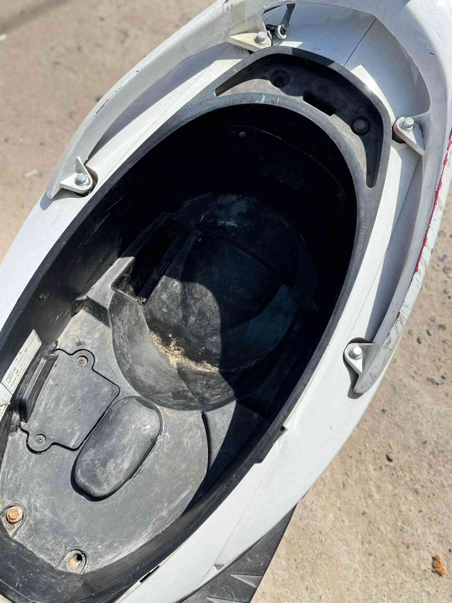 السلام عليكم سكنس  فحل للبيع الدراجه بلاديه من التاير للتاير الدراجه شلعه ومعدلهه يشك ملاحضة الدراجه جديده حيل ونضيفه اي نقص ما بيهه محرك بلادي بلادي ما مفتوح فقط بيهه بكن لا تنقيص ولا تبخير ابد واليعرف بل بكن اله من ينتهي كلش يلا يوكفك بس هسه بعده بيهه بدايه بكن السعر ٤٠٠ وبيهه مجال مكاني بغداد البياع او تقاطع درويش اي ستفسار خابرني ***********
