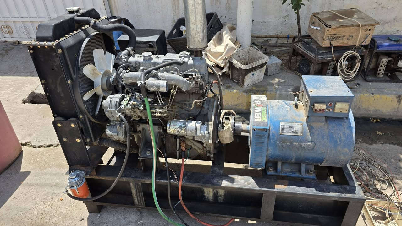 للبيع مولدة بلادي/ ازوزه / ياباني اصلي
24 كيفي  96 امبير  شرط ضمان و فحص
سعر $ ٢٠ $ وبي مجال بسيط 
عنواني طوز خرماتو ***********
