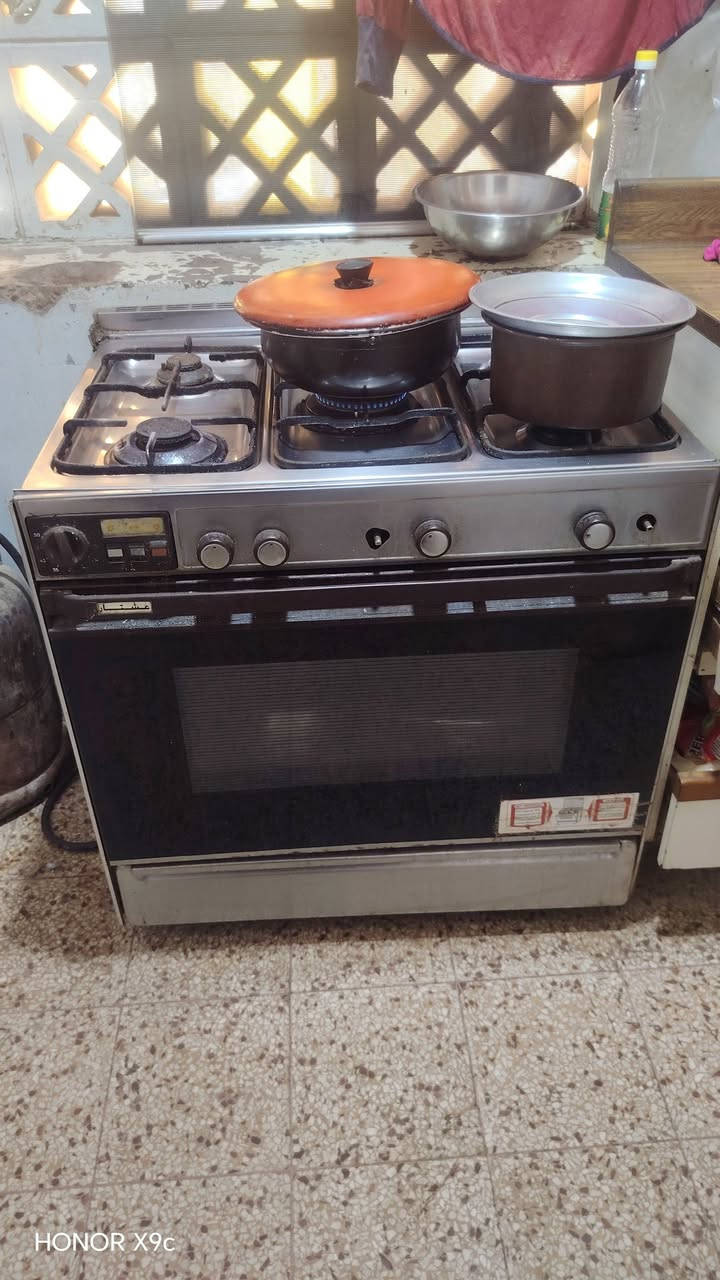 اغراض بيت للبيع للتواصل
***********
