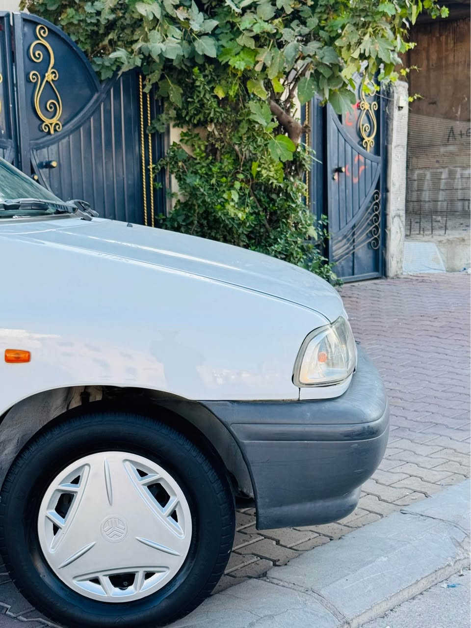 سایپا ٢٠١٧ سەنەوی تازەیە سەیارەکە دوو دەستی کردوە لە بەس ماشااللەی ئەوێ زۆر جوانو ریک و پیکە سپیری دانەبەزیوە تەبریدی ئیش ئەکات لەسەر سویچ بەس ماشااللەی ئەوێ ٨٥ هەزار حەقیقی رۆشتوە بی بۆیاخ بی شوخت بی سارد بەس ماشااللەی ئەوێ سعری ٦٨ گەلاو مەعامەلەیەکی کەم شوین سلیمانی رقم تلفون 🩶***********🩶***********🩶 السليمانية, العراق
