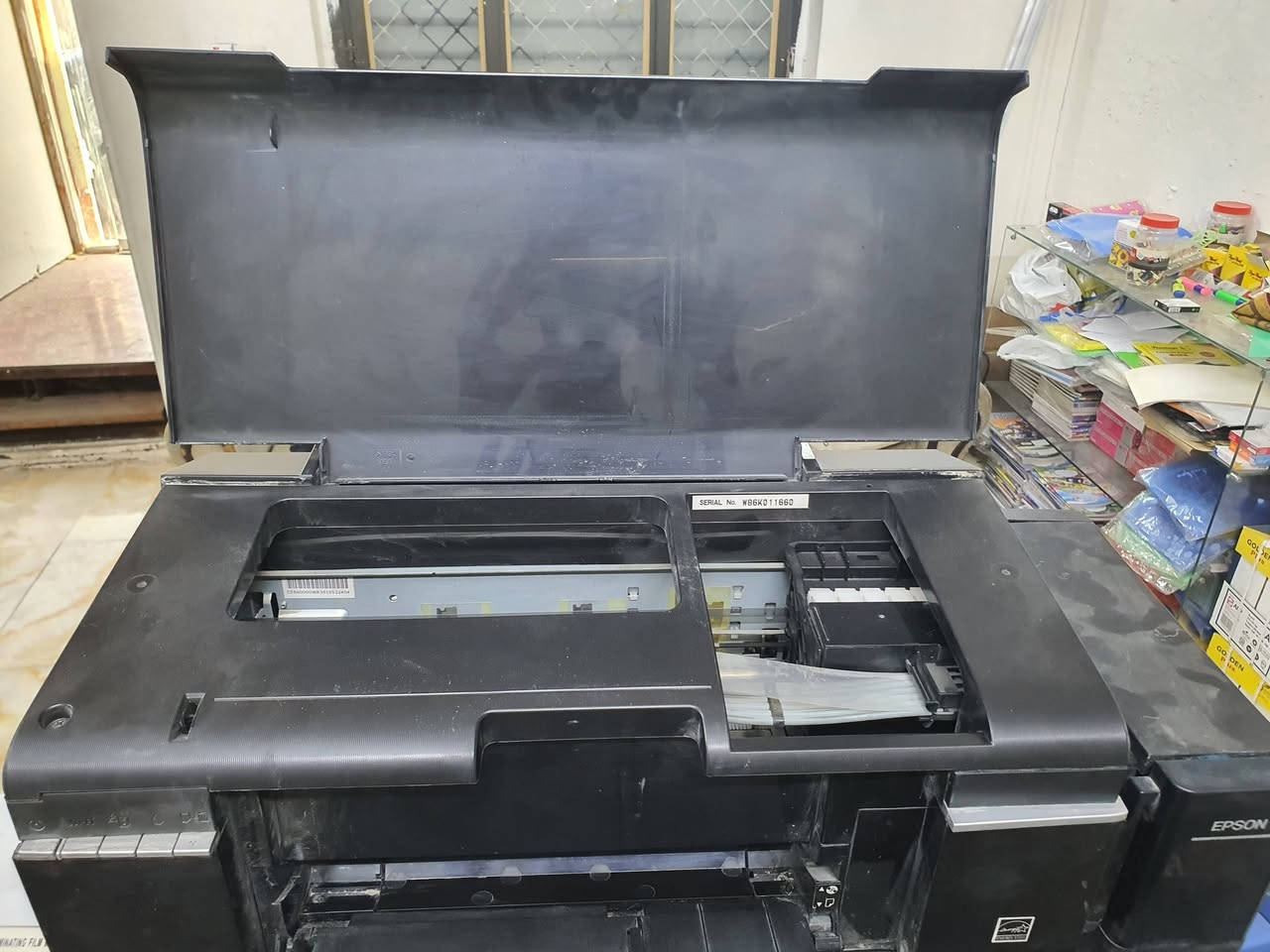 السلام عليكم طابعه ابسون L805 التيست بل منشور
الطابعه عايفها وصار عليها تراب يردالها حبر جديد تطلع صوره تحبل 
مكاني بغداد حي الفرات 
قيم وخذ بما يرضه الله 
***********
