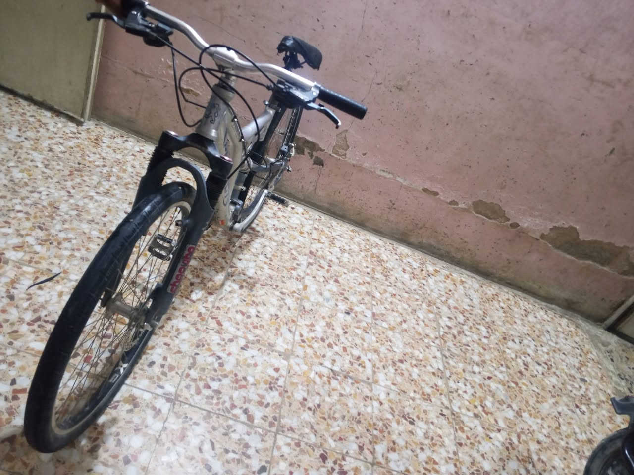 بايسكل ياباني للبيع دبل امامي + دبل خلفي نفخ شركه بيجو السعر 100 وبي مجال بسيط *********** بي واتساب مكاني بلديات
