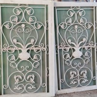 باب حديد • عرض ٢م • ارتفاع ١٨٠سم