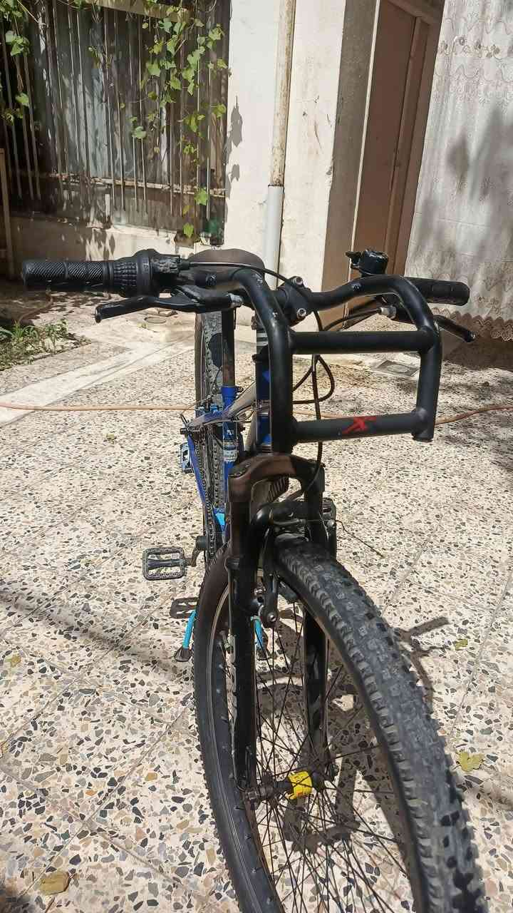 السلام عليكم بيسكل ياباني باله نوع دبابه من ماركهDRIDE  حجم 26 اصطابات  شغال صبابات جديد كامل مكمل فقط عيار مال كير  السعر80قفلو لل اتصال ***********
