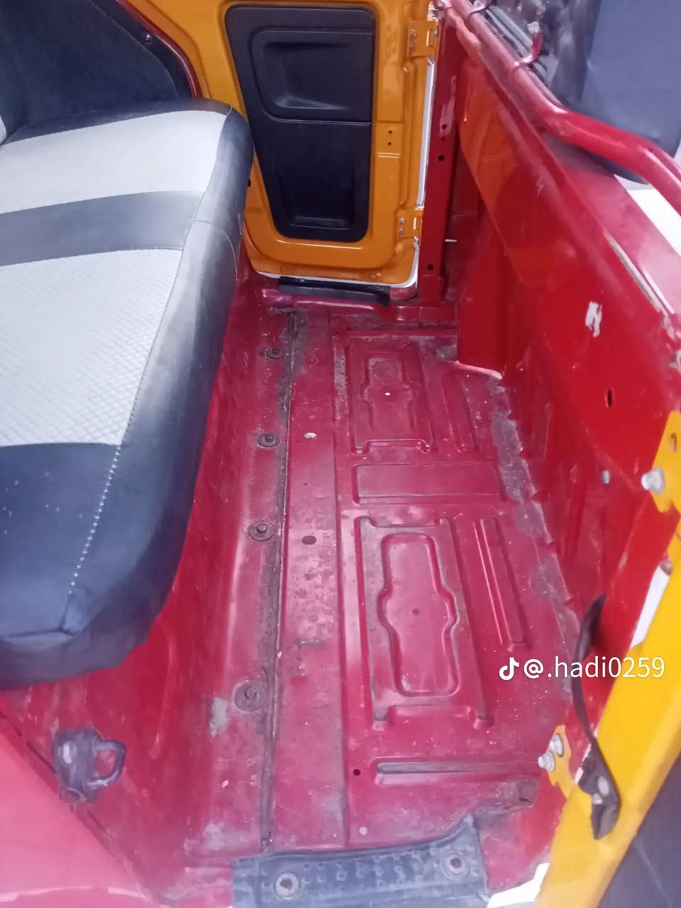 تيك توك مدير واحد 21 بصره تيك توك ما مصبوغه تيك توك حلوه ونظيفه تريد تخابرنا تعال السعر خاص ***********❤

نص مكتوب في الصور:
- تكتك للبيع بصرة موديل 21 شرط تحويل خابرني خاص *********** @hadi0259
- @.hadi0259