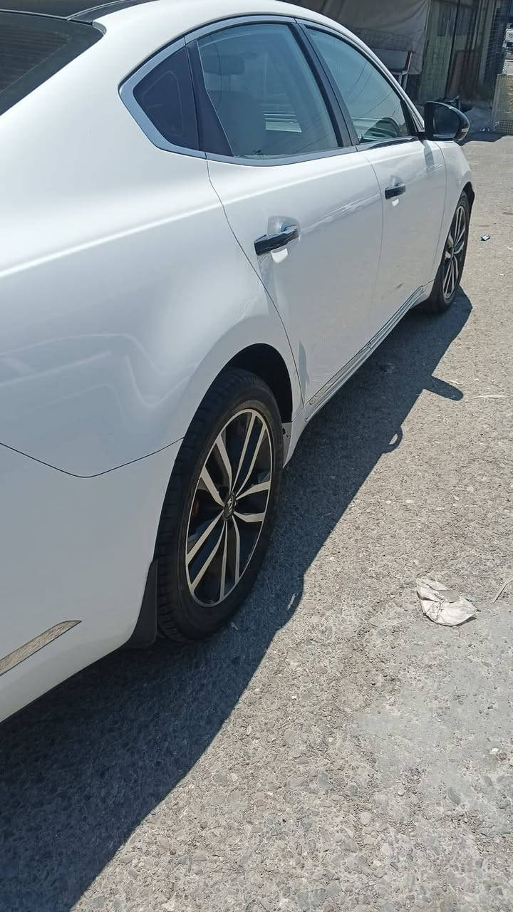 كياكادينزا موديل 2017
فول ول vip خليج
سياره ماشيه 120الف كيلومتر
2قطعه و نس سبغ مابيه داخل 
سعر سياره 140 
10وره قه غرامه نزل سعر يعني 130مجال شويه قليل 
مكان سياره اربيل قظاء خبات
*********** أربيل, العراق
