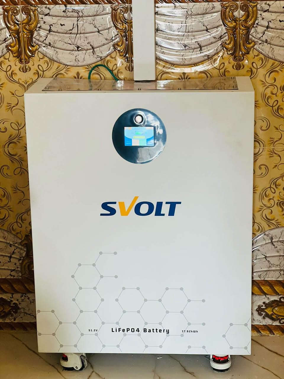 طاقة شمسية • Jinko ٦٥٠W • بطارية SVOLT ١٧٫٩٢kWh