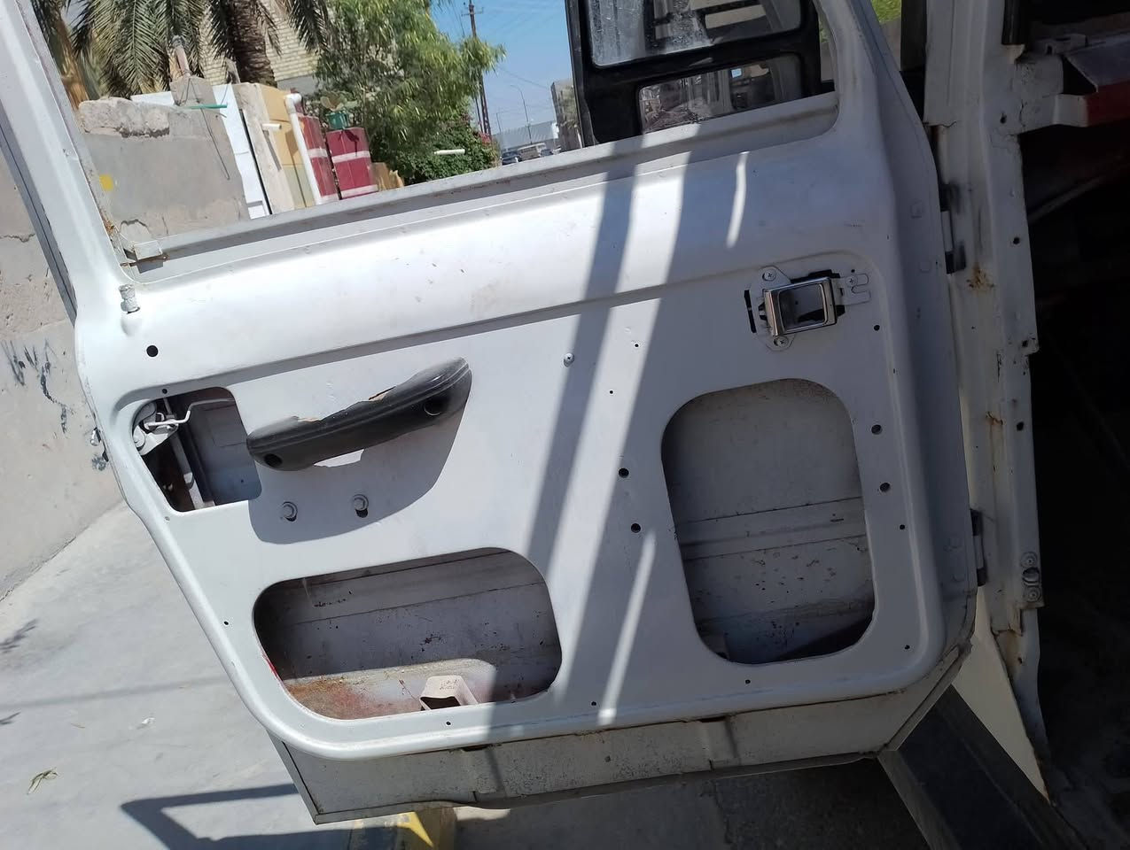 تحوير ابطاين ابواب لاند كروز
يوجد لدينا تحوير ابطاين ابواب لجميع انواع السيارات 
العنوان العزيزية الشباب مقابل العمارة السفينه 
الاستفسار اتصل على الرقم ***********
خادمكم ابو رســــــول 
دوشمة التساهل
