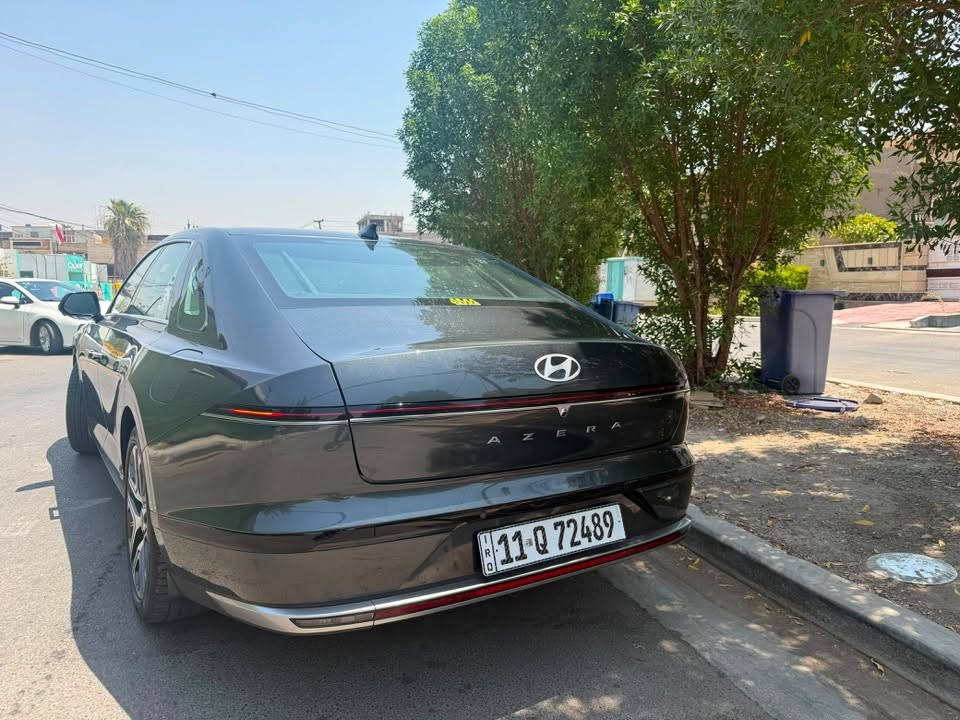 للبيع فقط هيونداي أزيرا 2025 خليجي وكاله الت ساك
هونداي العراق كفاله عامه 🚘☑️

المحرك : 3500Cc V6
العداد 28 الف كيلو
الحاله : مكفوله خليجي 💯☑️
اللون: رصاصي رمادي ( فيلي ) داخل ابيض مميز نادر
ناقل الحركة: أوتوماتيك 

✅ شاشة لمس كبيرة
✅ Apple CarPlay
✅ Android Auto
✅ بلوتوث
✅ نظام ملاحة GPS
✅ كاميرا خلفية
✅ كاميرات 360 درجة
✅ حساسات أمامية وخلفية
✅ تشغيل السيارة عن بُعد (Remote Start)
✅ شاحن لاسلكي

▪️ شاشة عدادات رقمية كاملة
▪️ مقاعد جلد فاخرة
▪️ مقاعد كهربائية مع ذاكرة حفظ
▪️ تبريد وتدفئة المقاعد الأمامية
▪️ فتحة سقف بانورامية
▪️ دخول وتشغيل ذكي بدون مفتاح
▪️ مثبت سرعة ذكي 
▪️ التحذير من النقطة العمياء
▪️ التحذير من الاصطدام الأمامي
▪️ الفرملة التلقائية للطوارئ
▪️ إضاءة LED كاملة
▪️ ستائر خلفية كهربائية
▪️ باب صندوق خلفي كهربائي
6 حساسات امامي خلفي
شاحن واير ليس

السعر 29 الف دولار 290 ورقه وبيه مجال 
او بالعراقي 43,500 مليون قابل للتفاوض💸
 
الموقع بغداد المنصور 
للتواصل اتصال او واتساب ***********

رابط الواتساب المباشر للمراسله صاحب سيارة👇🏻☑️
https://wa.me/964***********
