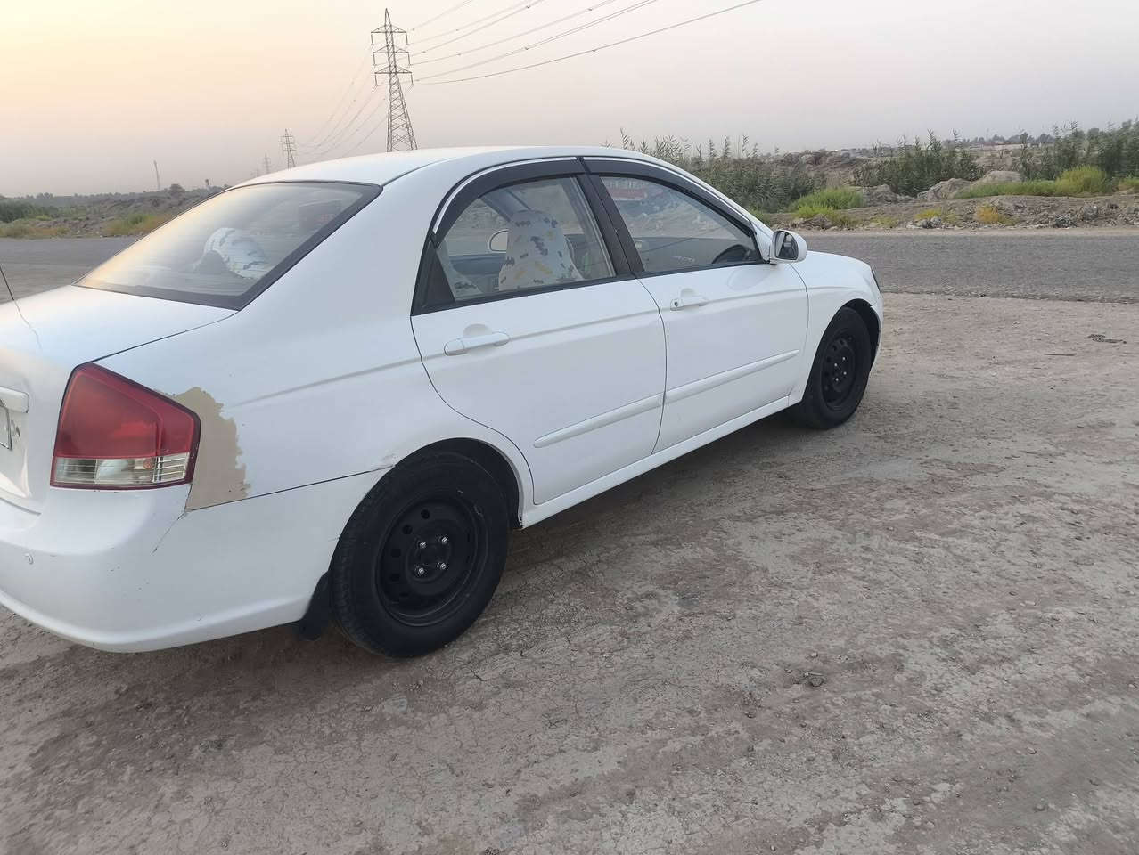 للبيع سبكترا موديل 2007حادثها جاملغ خلفي وبيها بعظ الملاحظات البسيطه مكينه2000مكينه وكيرمكفولات تبريد ثلج تخم وحداديه جدد رقم نجف مكانها حله قرب العلويه شريفه بنت الحسن السعر73اتصل***********وشكرا
