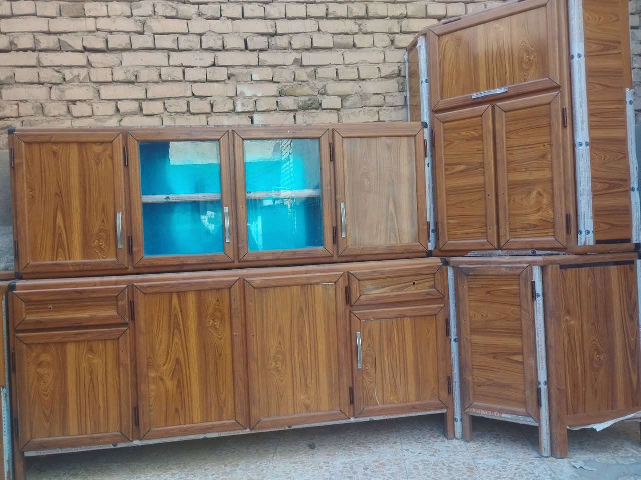 كاونتر 5 قطع 4 امتار ونص 
تسكام ثقيل 
بسعر مناسب جدا 
العنوان واسط نعمانيه شارع 13 مقابل بيت الحاج خيون 
الاستفسار مراسلة الصفحه او الاتصال 
*********** واتساب 
***********
***********
