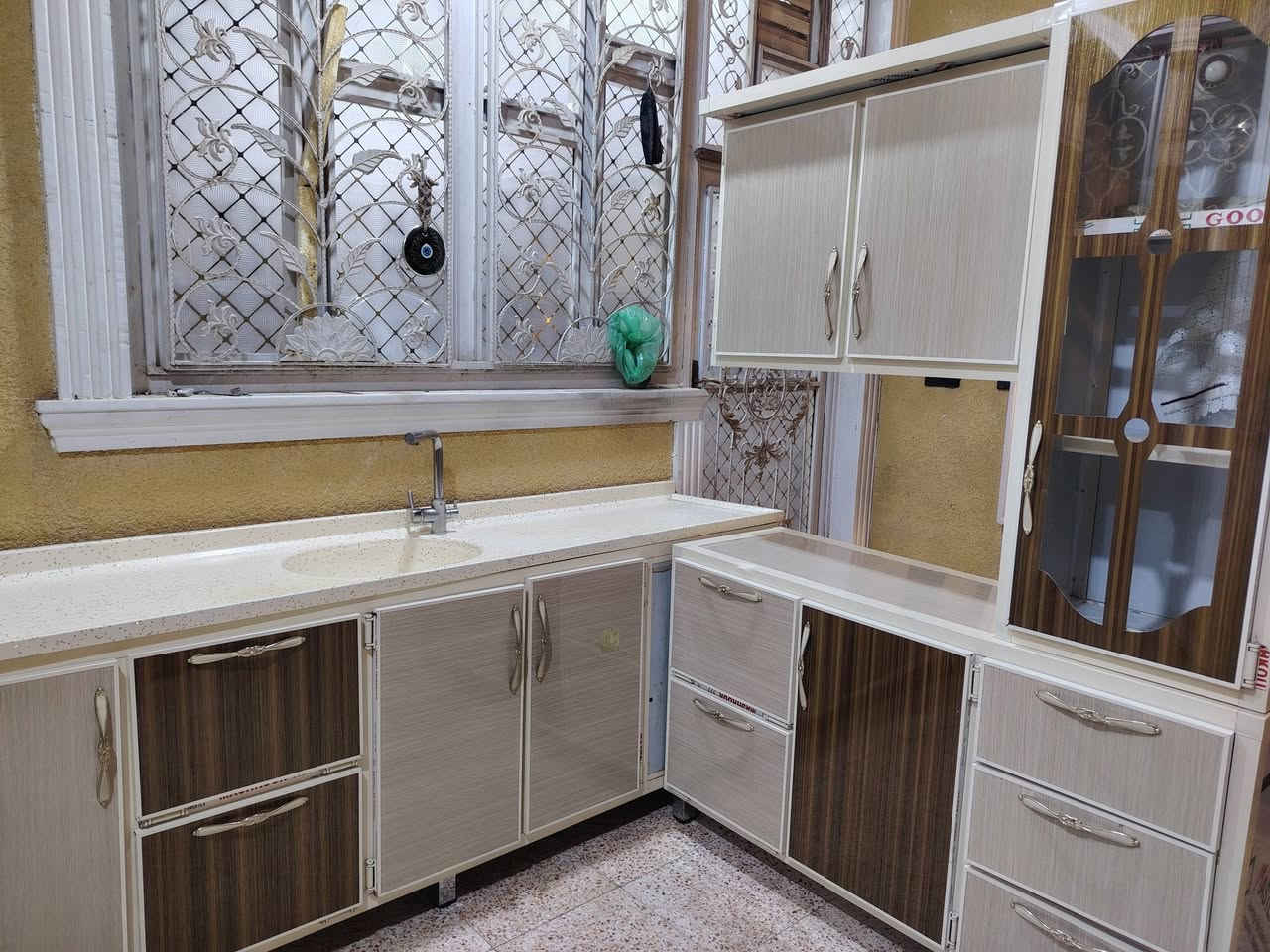 مکلف ب النشر کاونتر المنیوم تزکام 3 قطع مرمر استخدام قلیل للبیع مکانه کوت وای استفسار ع ***********
