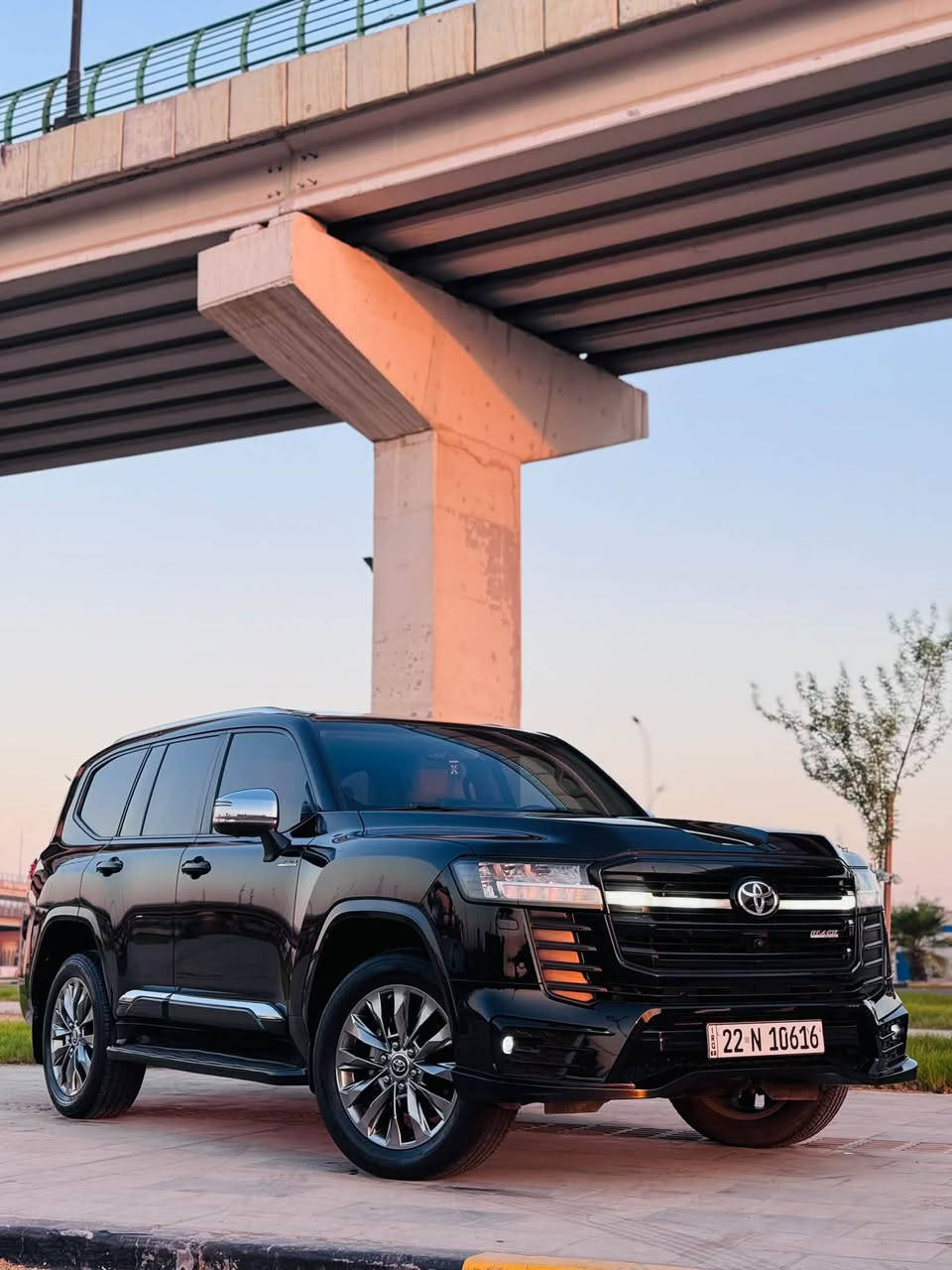 ⚫️ تويوتا لاند كروزر || Toyota Land Cruiser
رقم اربيل تحويل او وكاله 
📅 موديل 2024
🔧 محرك 4000 تنفس طبيعي
🛣️ ماشية 58 كم
🛡️ مغلفة PPF بالكامل

⚙️ مواصفات GX.R LIMITED

✨ فتحة سقف
❄️ تبريد مقاعد
🖥️ شاشة وسطية كبيرة
📷 كاميرات 360°
📡 حساسات أمامية وخلفية
🔑 دخول وتشغيل ذكي
🎯 مثبت سرعة
🎛️ تحكم بالمقود
💡 إنارة LED
⚙️ جنوط ألمنيوم
🌡️ تكييف ثلاثي المناطق
🛡️ أنظمة أمان وثبات
✅ مفحوصة وكفالة عامة

📲 للتفاصيل أكثر:
***********
📍 العنوان:
 البصره
