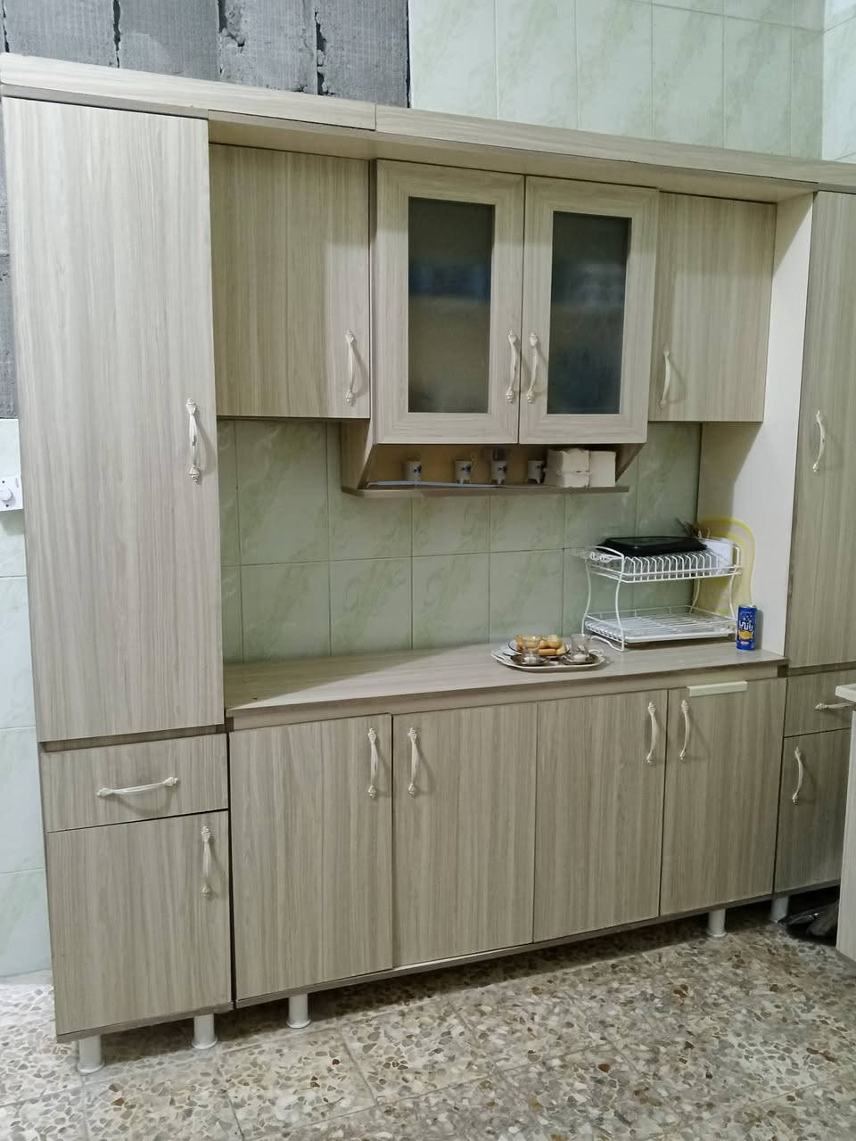 كاونتر خشب mdf قياس مترين ونص بمتر ونص سعره 250وبيه مجال عنوان كربلاء ***********
