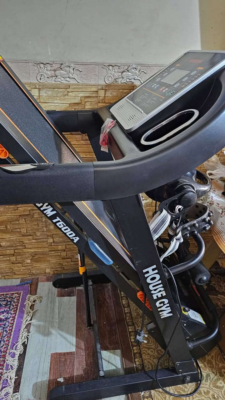 جهاز جري حديث
مواصفاته المشي الجبلي ويتحمل اوزان فوك ال100 كيلو وبيه حامل اكواب وبيه جهاز تكسير الشحوم وبيه دمبلس عدد4 ويطبك حتا ما ياخذ مساحه جبيرا وبعد هواي مميزات استعمال كلش قليل يعني جهاز يطول وياك 
مشتري ب400 ابيعه ب300
مكان كربلاء مقابيل حي القباس الشارع الثاني (شارع السيده نرجس)
اكو توصيل
***********
