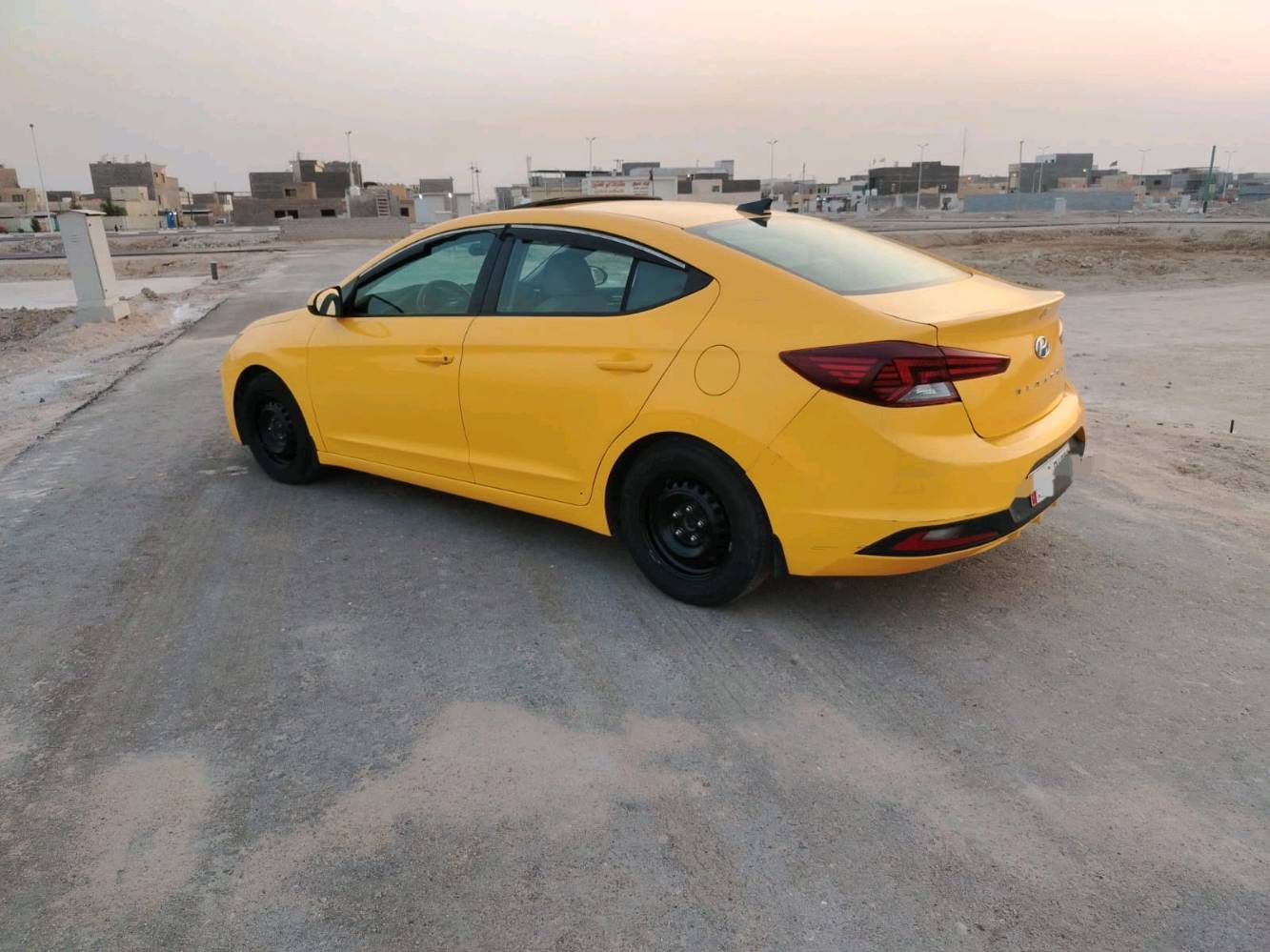 سلام عليكم 
للبيع سيارة النترا موديل 2019 وارد امريكي
محرك 2000دوش 
السيارة فول مواصفات 1/1
رقم بصرة انكليزي
هاتف ***********
مكاني البصرة