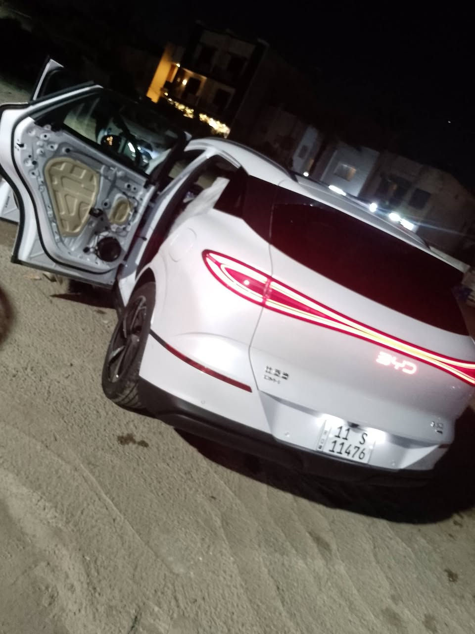 -يتوفر زجاج السيارت الحديث والقديم
-بأسعار جيده تبديل الزجاج الامامي الكافه انواع السيارات 
-تبديل الزجاج المضلل البيبان والخلفيه 
-ازاله التضليل من الزجاج الامامي والابوب
-تنضيف مكان الزجاج بعد ازالته  
-ويتوفر زجاج اصلي الكافه انوع السيارات 
-ويتوفر زجاج درجة اولى مع ضمان جوده العمل والزجاجه -فتره الضمان 3️⃣سنوات 
مع احسن انوع السلكون 
-يتوفر جميع انواع السلايتات لجميع انواع السيارات
-ويتوفر زجاج درجه ثانيه ضمان فقط جوده العمل وليس -الزجاجه 
-وكل هاذه عدنه شد موقعي داخل بغداد فقط ضايج من -الزدحام ماعندك مجال تجي احنى نجيك بكل مكان ابغداد 
-وتشوف الشغل اذا ميعجبك ربع متنطي والجامه هديه من -عدنه الك 
-موقعنا شارع شيخ عمر قرب مقبره الغزالي 
-للاستفسار اكثر اتصل بنا او مراسله ع واتس اب***********ابوفهد
