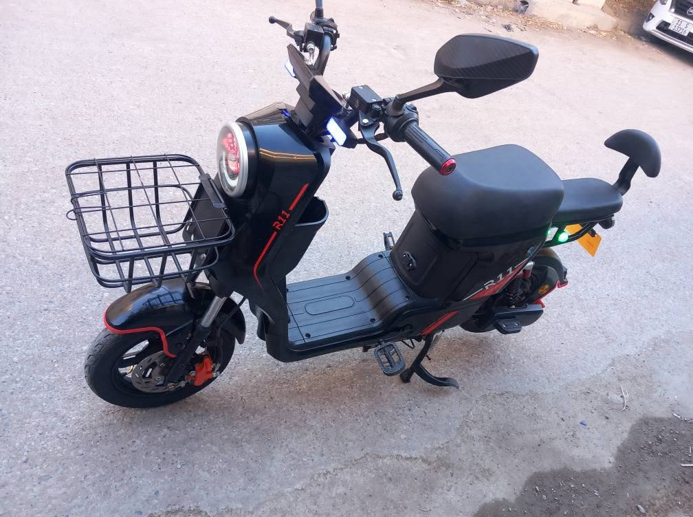 دراجه شحن ار ١١ دراجه جديدة اي نقص ما بيها بطاريات اكبار دراجة كاملة تفحصها يلة تاخذها سعر ٤٠٠ وبيها مجال قليل بعقوبه  مجسر مفرق  *********** بعقوبة, ديالى

