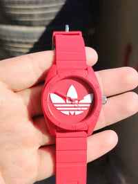 adidas ((( اصلي ))) ساعة تحفة  النظافة ١٠٠٪ مصنعه من مادة الربر و يوجد...