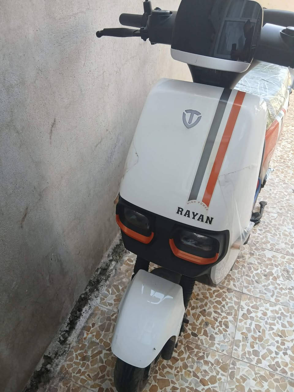 ماطور شحن ريان ابو عيون للبيع غني عن التعريف موصفاتو معروفه ماطور جديد مستخدم 27 يوم وصل الشراء موجود ضمان بي 
‏‪***********‬‏
السعر خاص.  العنوان موصل
