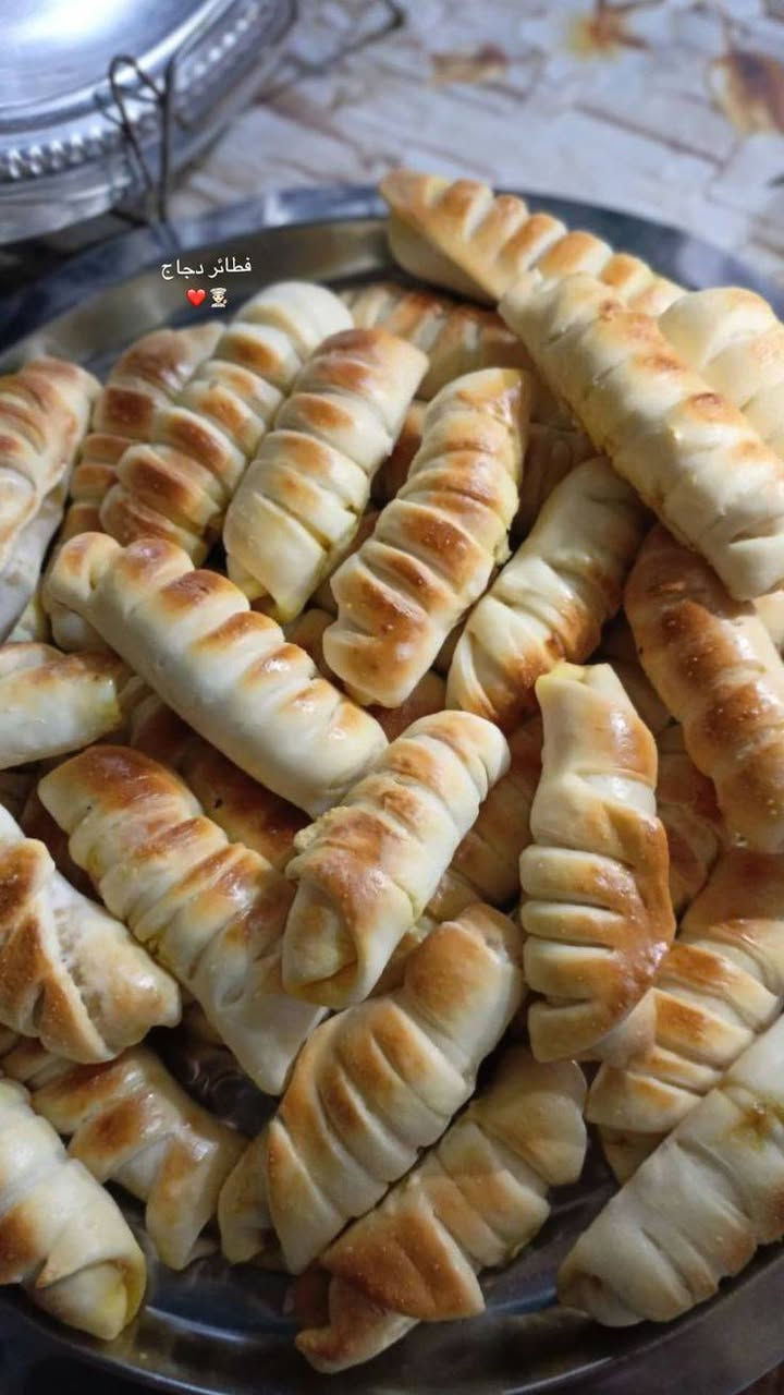فطائر دجاج • توصيل • تواصل خاص