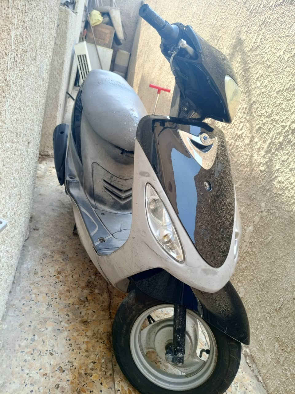 ماكس منغولي نضيف سلف هندر قفل ستيرن قفل جنطه كله شغال عارضها 400 وبيها مجال قليل سلف رياضي مكاني الدوره ابو دشير *********** وتساب فقط
