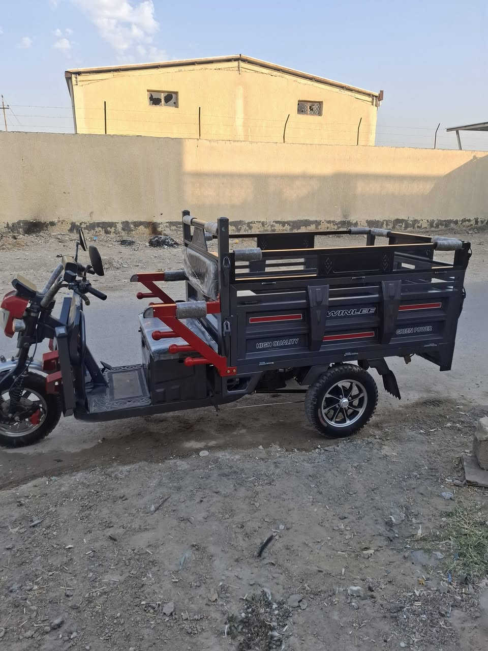ستوته موديل ٢٦ اخت الجديدنضيفه حيل فحل كبيره بطاريات ٦ مسطره جديد السع مليون ونص وبيها مجال العنوان ابو غريب النصر والسلام هاتف***********
