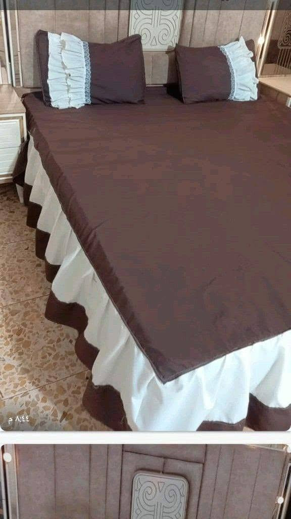 من رخصه  الادمن
خياطه نزلات حسب الطلب الاتصال على رقم ***********  واتساب اهلا وسهلا بلجميع

نص مكتوب في الصور:
- خلي غرفة نومج تحجي عن ذوقج! يتوفر خياطة فرشات السرير وجميع أنواع المفارش حسب الطلب مفارش للغرف، العرسان، الأطفال وجميع الأذواق للطلب والاستفسار راسلوني خاص والتفصيل حسب طلبج وذوقج مفارش الغرف مفارش العرسان مفارش الأطفال
- ٣٣:٧ م
- السعر 15