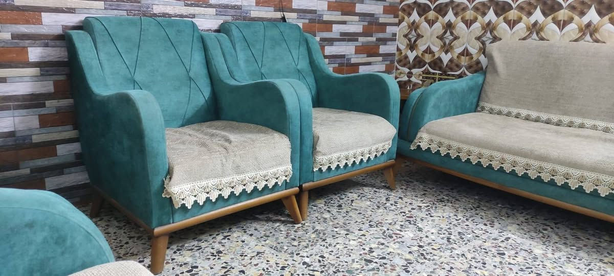 السلام عليكم تخم عدد ثنين للبيع السعر 350 تنينهن قلاب 10 مقعد الجوزي والتركوازي *********** بغداد الحسينيه الراشديه
