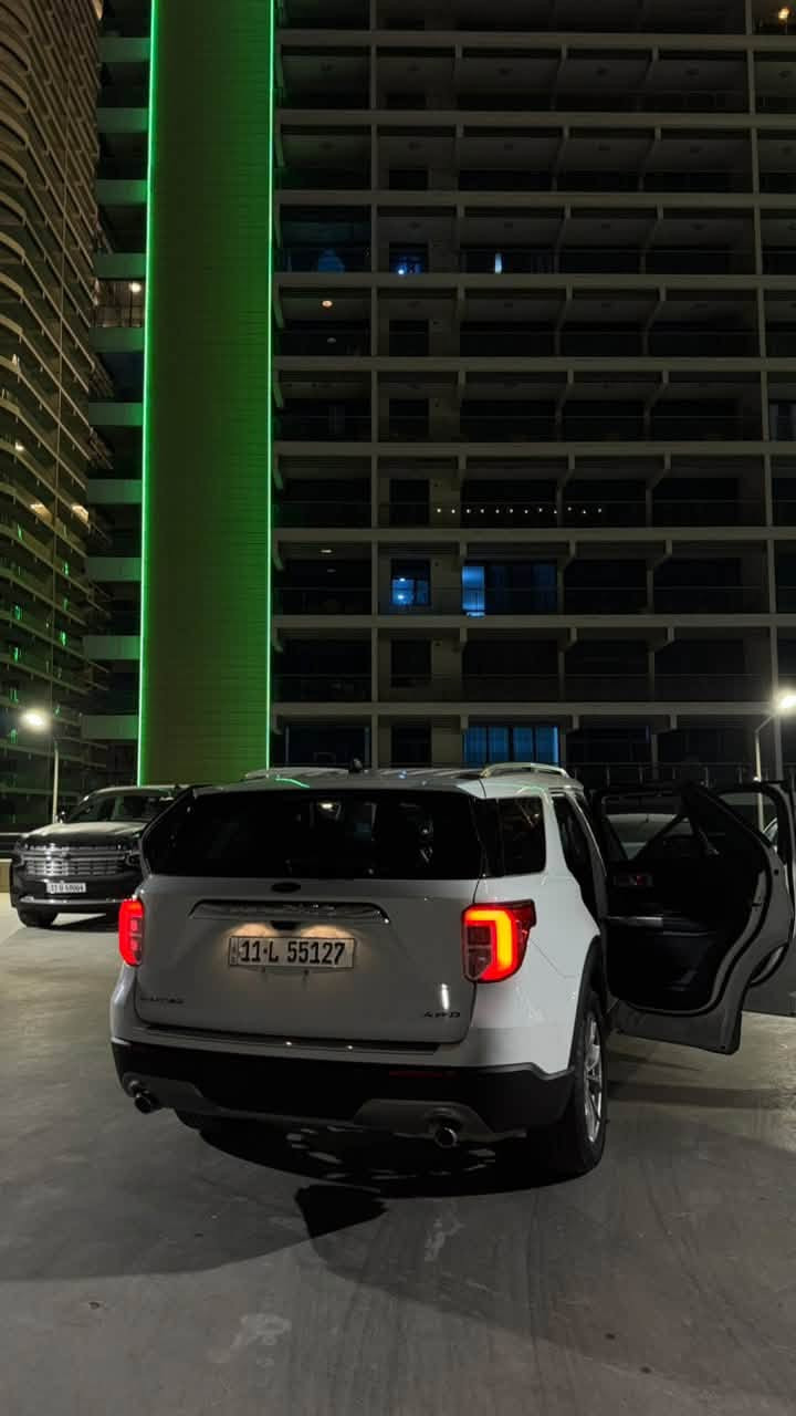 فورد اكسبلورر. |   2023 Explorer 
لمتد Limited 
فول عدا الفتحة
المواصفات العامة:
- اوتو هولد
- ⁠تحديد مسار
- ⁠تدفئة تبريد كشنات
- ⁠تدفئة كشنات الصف الثاني
- ⁠محرك 4 سلندر تون توربو 
- ⁠ نظام الكاميرات المحيطية بزاوية 360 درجة.
- ⁠مثبت السرعة التكيفي (Adaptive Cruise Control) مع ميزة التوقف والانطلاق وتحديد منتصف المسار.
- ⁠نظام التحذير من الاصطدام الأمامي مع مكابح الطوارئ التلقائية (AEB) ورصد المشاة.
- ⁠نظام مراقبة النقاط العمياء (BLIS) والتحذير من حركة المرور المتقاطعة عند الرجوع للخلف.
- ⁠ حساسات ركن أمامية وخلفية.
- ⁠كار بلي
- ⁠كشنات vip
- ⁠ الإضاءة: مصابيح أمامية وخلفية ومصابيح ضباب تعمل بتقنية LED بالكامل.
- المرايا الجانبية: قابلة للطي كهربائياً، مدفأة، وتحتوي على إشارات انعطاف وإضاءة ترحيبية.
• صندوق كهرباء
• ⁠التكييف: أوتوماتيكي ثلاثي المناطق (تحكم منفصل للسائق، الراكب الأمامي، والمقاعد الخلفية).
• ⁠ميزات إضافية: شاحن لاسلكي للهواتف الذكية، إضاءة داخلية محيطية خافتة (Ambient Lighting)، وستائر يدوية للنوافذ الخلفية.
بالأضافه الى مواصفات اكثر معروفه

الحادث جاملغ امامي وحافه البنيد فقط ..
🔴ضمان سلامه المحرك والكير
ايرباك مرجع سستم
حالة السياره ممتازة شرط الفحص 
مكان السيارة بغداد
📍 رقم بغداد 
بأسمي تحويل مباشر
سعر 255 وبيها مجال
للإستفسار اكثر 
التواصل مع الرقم التالي 
 *********** واتساب.
