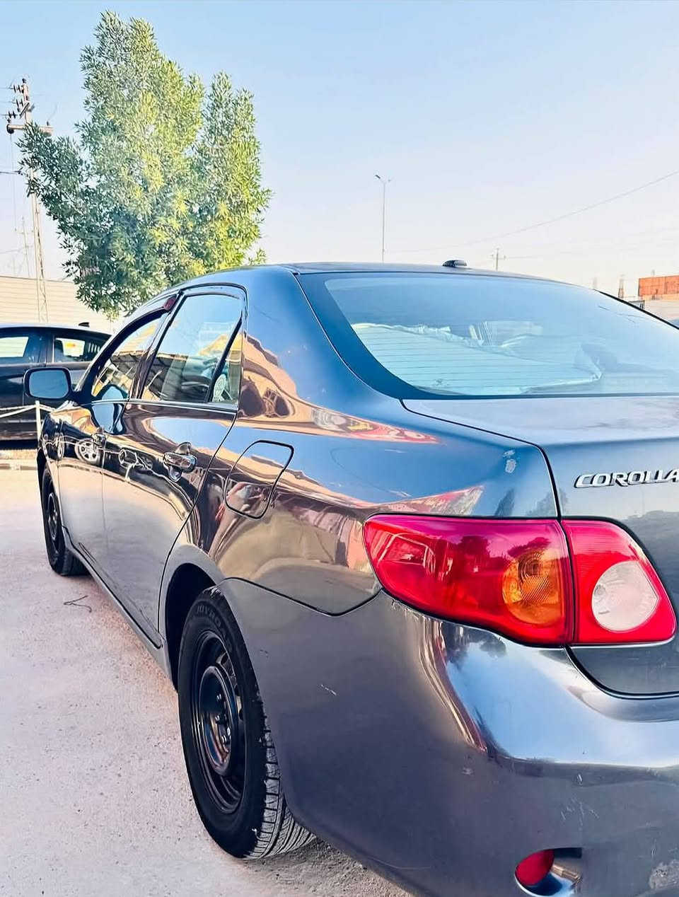 كورولا موديل 2010   وارد امريكي
بيه ٣ قطع صبغ وشويه جرد واضح بالصوره جاهزه من كلشي تبريد ثلج تخم تاير كير مكينه حداديه لايت زنون كامله مكمله ماناقصه اي شي السعر شده وبيه مجال للشراي *********** المسيب بابل
