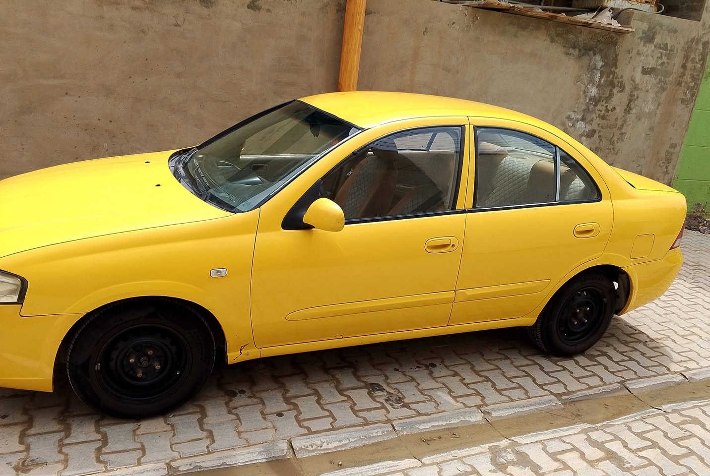 نيسان سني بدي كوري 2007 تبريد شغال ضربه غبق بانزين 
عنوان بغداد..سعر 63$ ,بيها مجال الطيبين
رقم تلفون. ***********
