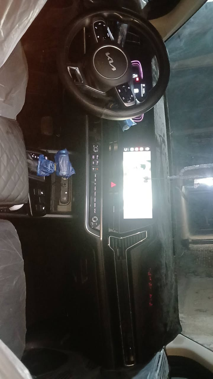 سبورتج وارد امريكي موديل 25 حادثها جملغ وبنيد نفسهن راجعات حدثها وباقي كله كفاله رقم فحص السياره بسمي السعر 175 بعافية  علي اليخذها ***********
