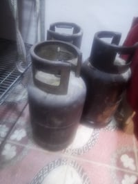 قناني غاز • ٣ قطع • للبيع