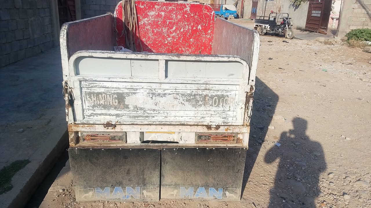 السلام عليكم ستوته للبيع موديل 16 محرك 24@@***********
