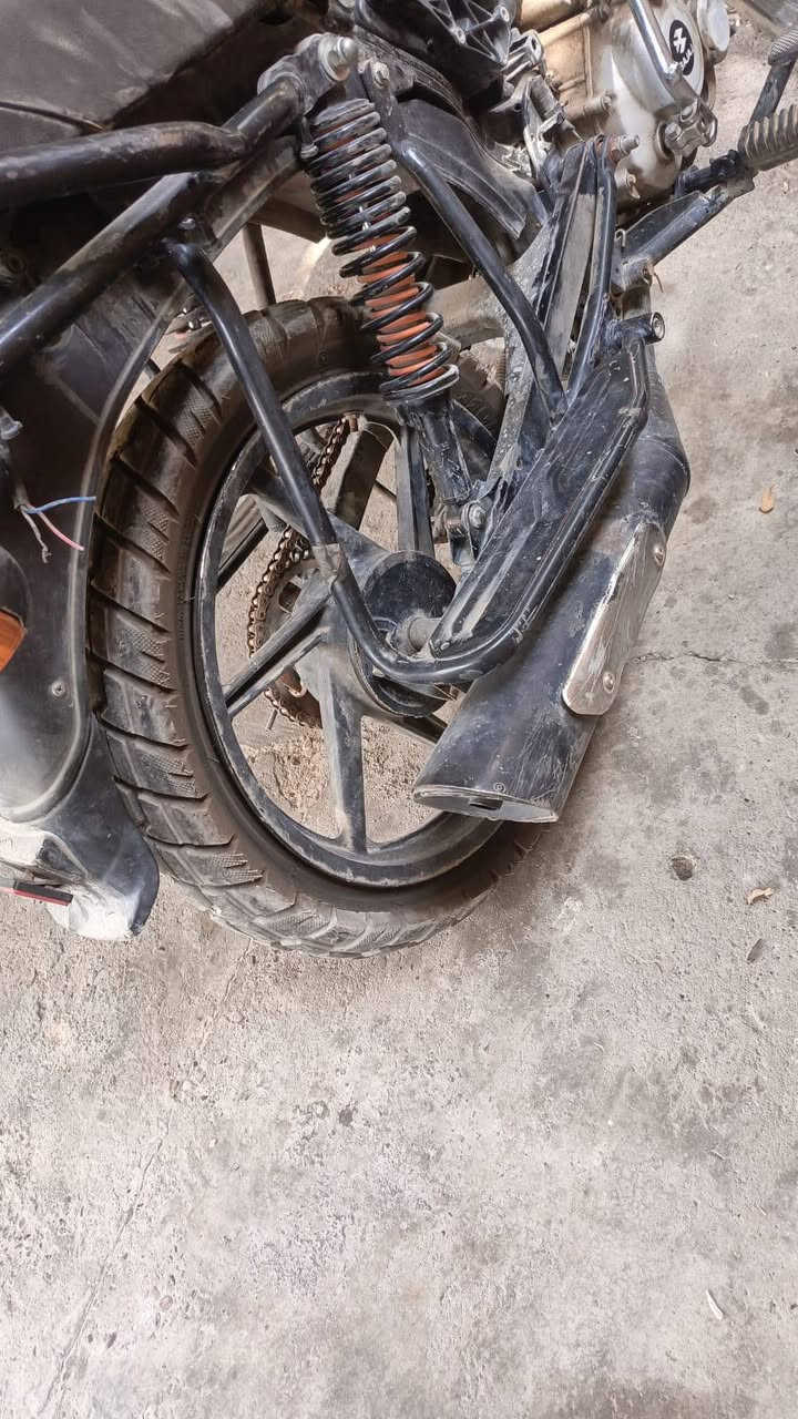 دراجه بوكسر للبيع
دراجه ماصارلي هواي من ماخذاه 
شغل كله بس تبديل جوب خلفي 
دراجه موديل23 كهربايات كله شغاله 
سعر 850وبيه مجال مكاني بغداد الدورة 
اي سفسار على رقم ***********
