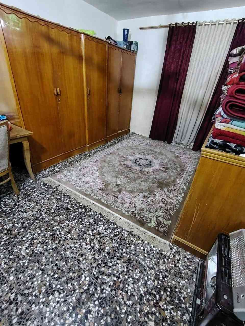 الدار للبيع
المساحه 170 متر طابو صرف 
يحتوي على 3 غرف نوم وحده جوه و2 فوك
صاله 
استقبال 
مطبخ 
صحيات داخليه و خارجيه 
الموقع/قرب الامام شارع نعمان الوكيل 
للاستفسار عن السعر او اي معلومات الاتصال على هذا الرقم ‏‪***********‬‏
