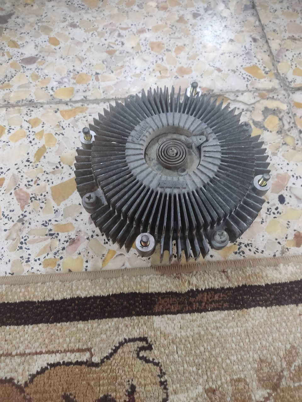 سلام عليكم شباب غراض ملكه البيع ***********
