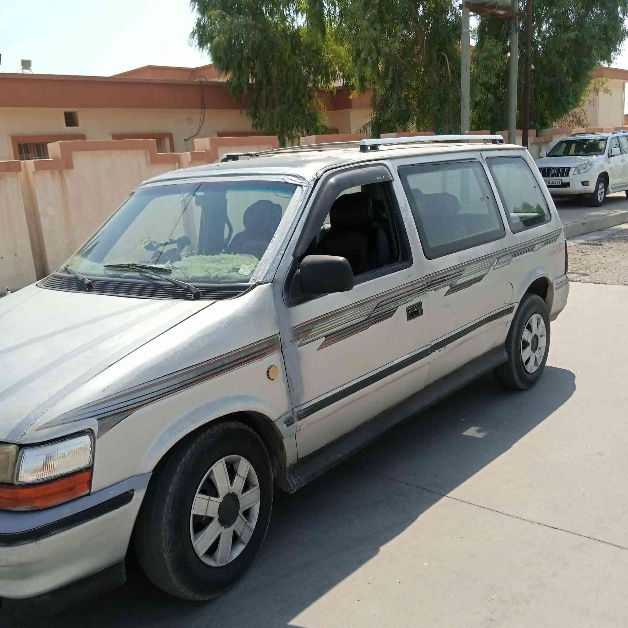 کلایزرە مودیل1991 رقم كركوك شرط تحويل والمحرك اوتوماتيك كاميري بشرط دفتر البنزين والسنوي لحد 2027 وسعره35ورقة خابرو برقم ***********

