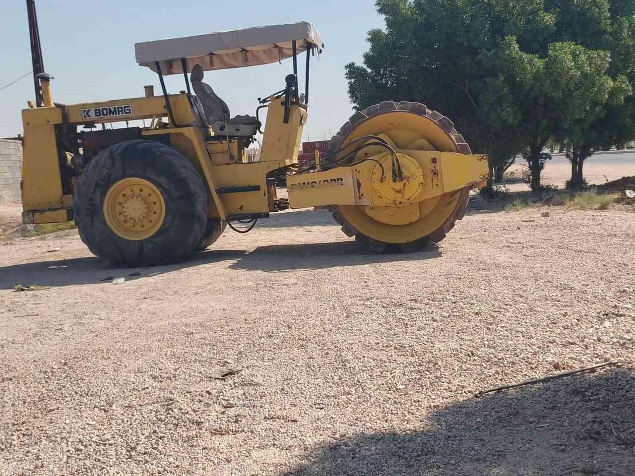 للبيع حادله بوماك مسجله مكان الأنبار ***********
