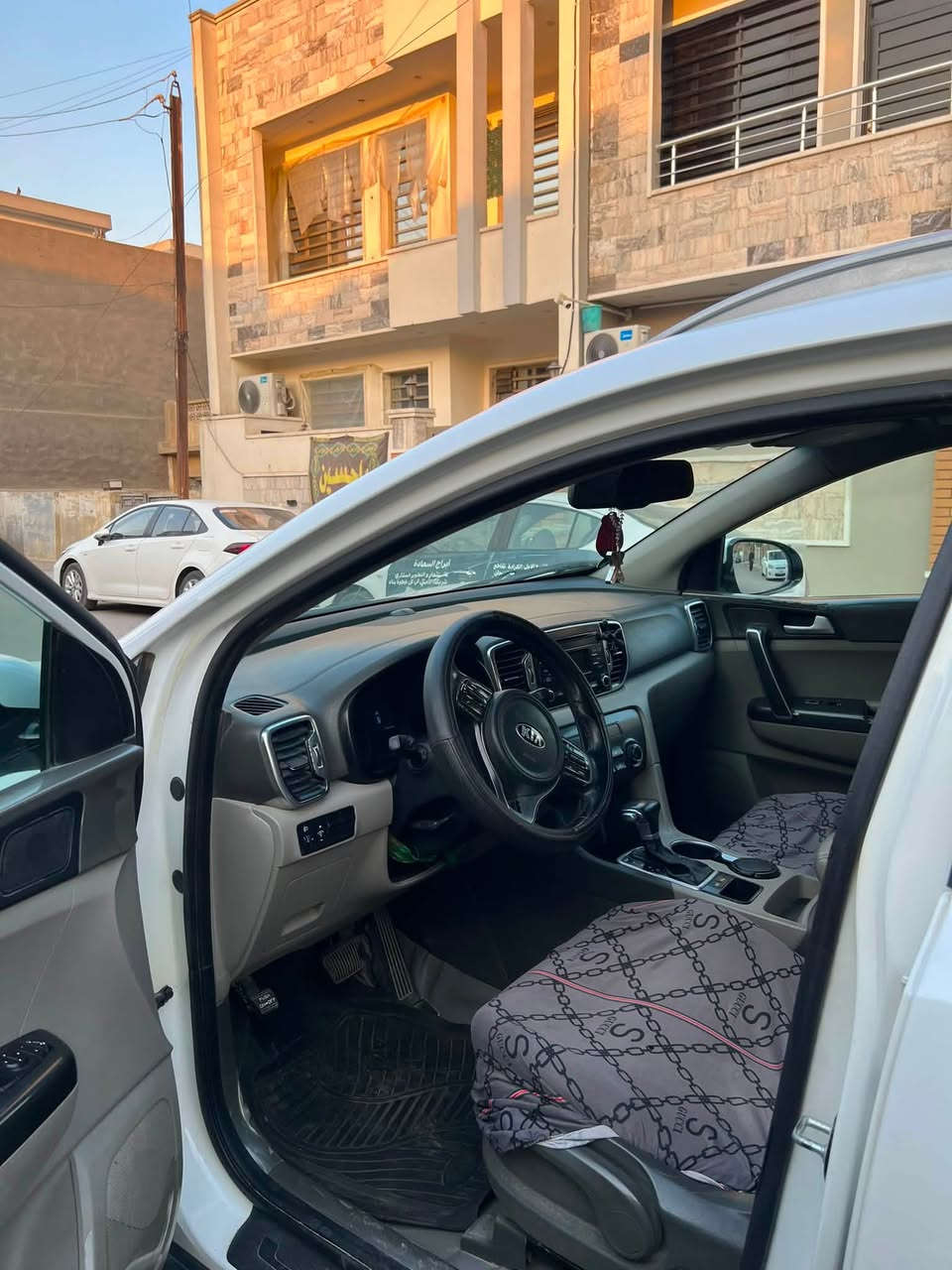 للبيع سبورتج خليجي 2018 مكينة 2000 دوش مكفولة من الصبغ ماعده تكحيل بسيط بالجنطة السيارة نواقصها صدر وتبريد المكينة مفتوح بيها كازكيت السعر 165قفل للاستفسار*********** مكلف بالنشر
