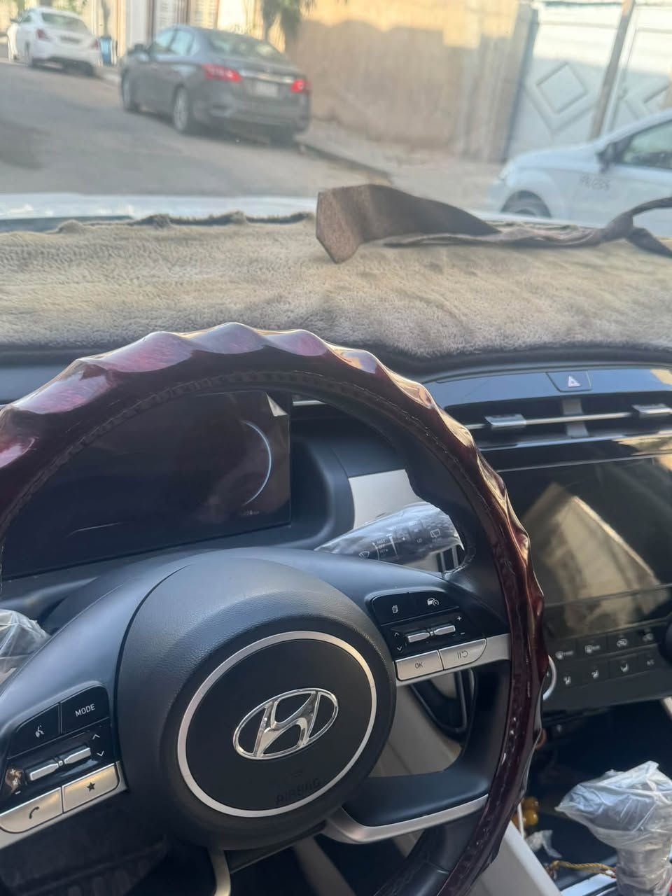 توسان موديل 24 رقم اربيل السياره فول عدا الفتحه سقف 
ماشيه 64 الف وسونار واضح بلصور السعر -190 مع المجال 
رقم *********** متواجد بلنجف
