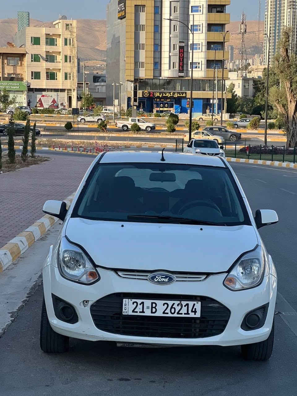 فؤرت فيكؤ
مؤديل ٢٠١٤
كاميرا شاشةية
٢ درگاي بؤياخ نية سقفي نيوةي بؤياخة 
بةشةرتي براوة 
***********
واتساب. *********** السليمانية, العراق
