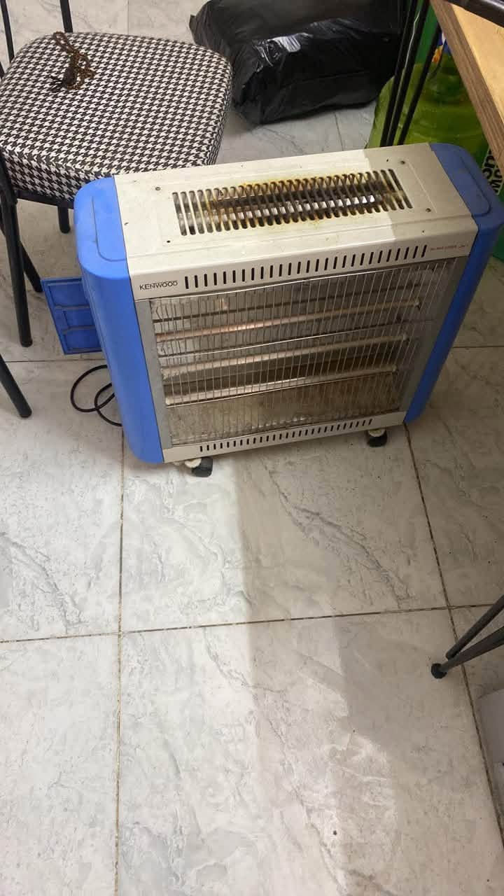 اغراض منزل للبيع ✅
1- غسالة LG بحالة ممتازه جدا بعده بالضمان السعر 600
2-مبرده كونفيره نوع نوال بعده بالضمان بسعر 225 وبيه مجال 
3-قطعة كاونتر صغيره 3 خانات نضيف جدا سعر 50 وبي مجال
4-هيتر كهربائي 4 شمعات نضيفه جدا ب50 وبي مجال 

للتواصل خاص او واتساب ***********
مستعجل عل بيع 

والاسعار بيه مجال للشراي انشالله وبخدمتكم
العنوان بغداد حي العامل / الجمعيات

