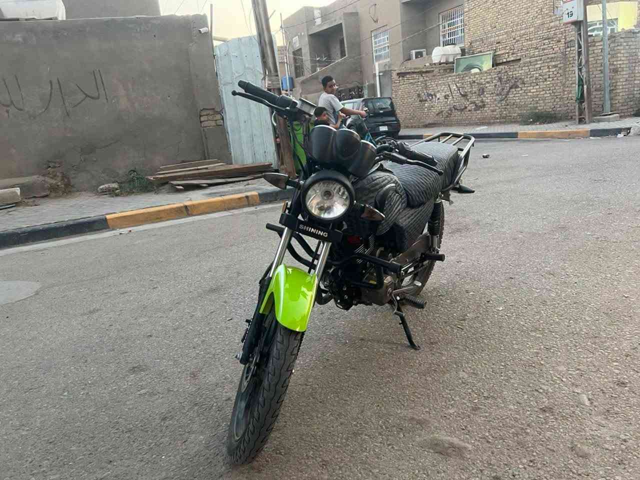 السلام عليكم دراجه شاينك للبيع موديل ٢٣ طالع ٢٥ اوراق اصولي سعرها ١٥٠٠٠مليون ونص العنوان الديوانيه الشراي يتصل ***********
