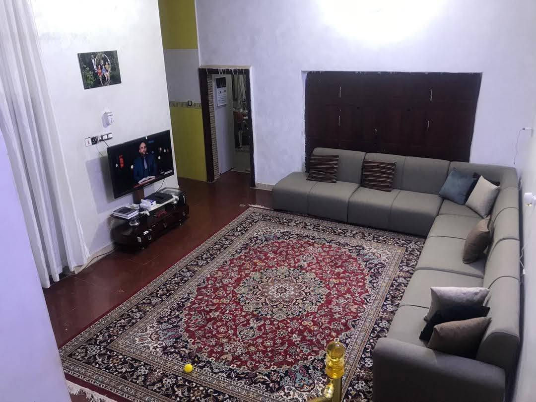 🏡 بيت للبيع – المشتل | بناء كونكريت نظيف

📍 الموقع: المشتل
📐 المساحة: 157 م²
📏 الواجهة: 9 أمتار
🏗️ البناء: كونكريت – طابقين
📅 سنة البناء: 2011

🔹 الطابق الأرضي:
• غرفة
• صالة
• مطبخ
• استقبال
• صحيات داخلية وخارجية

🔹 الطابق الثاني:
• 3 غرف
• صالة

📞 للاستفسار والتفاصيل: ***********

🏢 مكتب آل شبر للعقار
📜 مجاز رسميًا من غرفة التجارة العراقية – إجازة رقم 1317
⚖️ نعمل وفق الأصول القانونية وتعليمات النافذة
🤝 مهنية وشفافية وحفظ حقوق جميع الأطراف

📍 زورو مكتبنا: الشوملي – قرب المربعة – مقابل مدرسة الحسن المجتبى الأهلية

عقارك أمانة، واختيارك يستحق الثقة.
