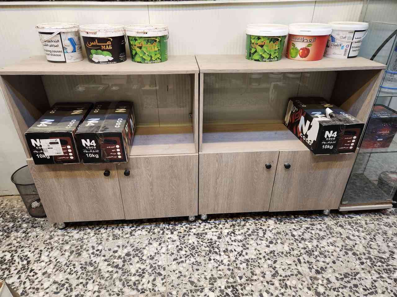 فاترينات وميز نراكيل للبيع
بغداد البلديات ***********
