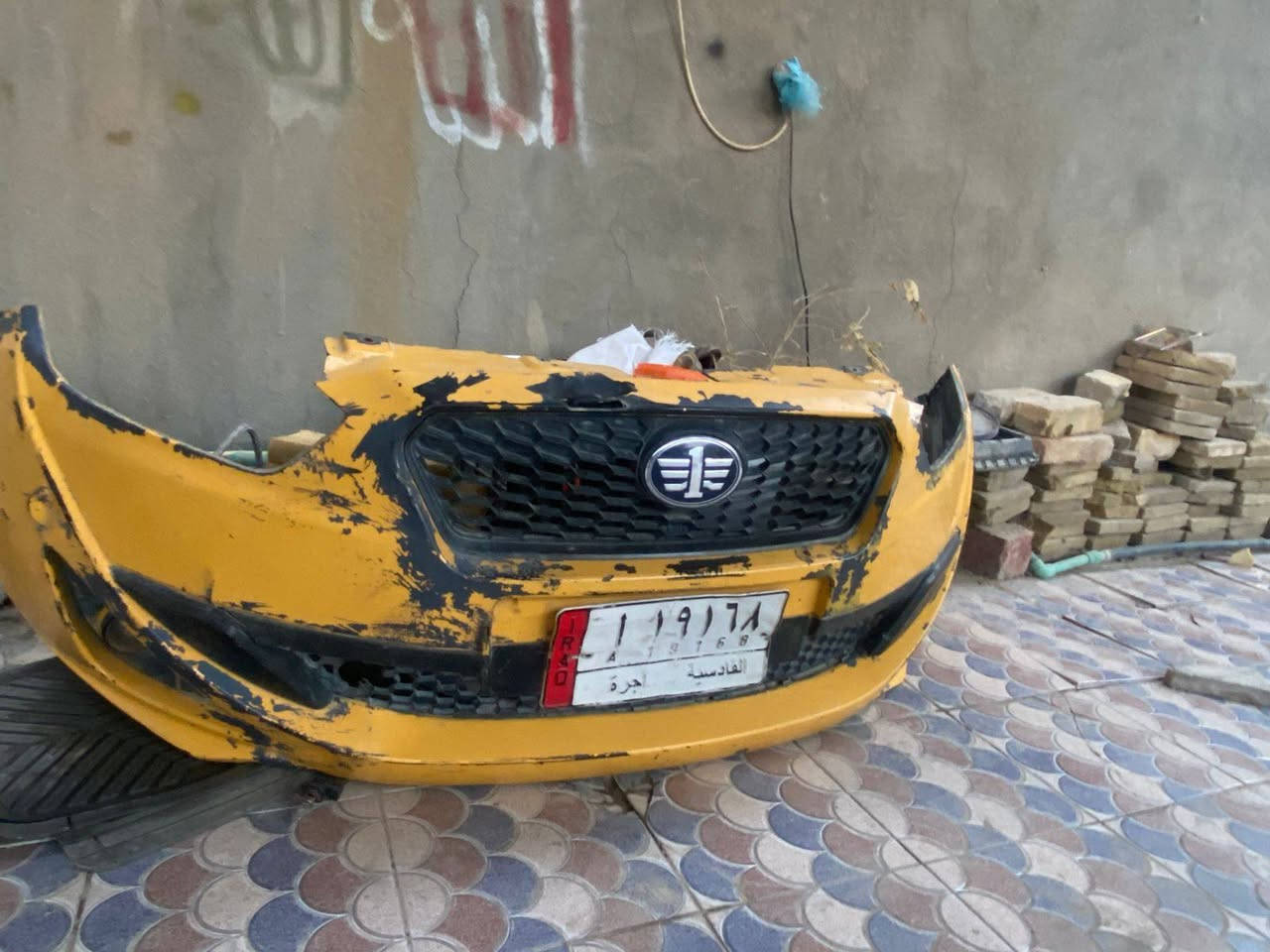 للبيع فاو أولي موديل 2015 رقم قادسية الماني مكينه مجفته قبل أسبوعين  جديده+ كير جديد شادله تجي وتشوف بس بيه نواقص بسيطه  غراضه موجودات بس ما شادهن مع العلم سيارة اتكفله من سرقة وعشائر بدون تحويل  ابيعه سنويه ساقطه 2023 سنويه موجوده سعر 17 وبيه مجال حك جيه مكاني حلة مركز لاتصال ***********
